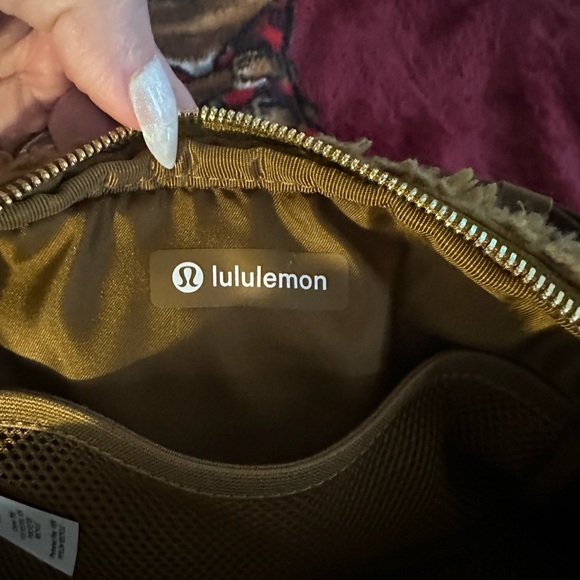 Lululemon Tan Sherpa Belt Bag - Picture 6 of 6